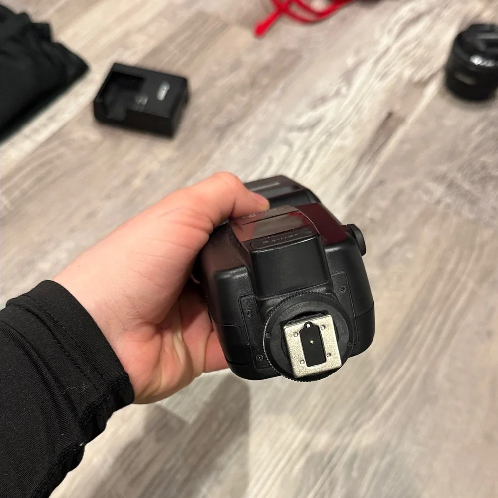 Black On-Camera Flash for DSLR & Mirrorless